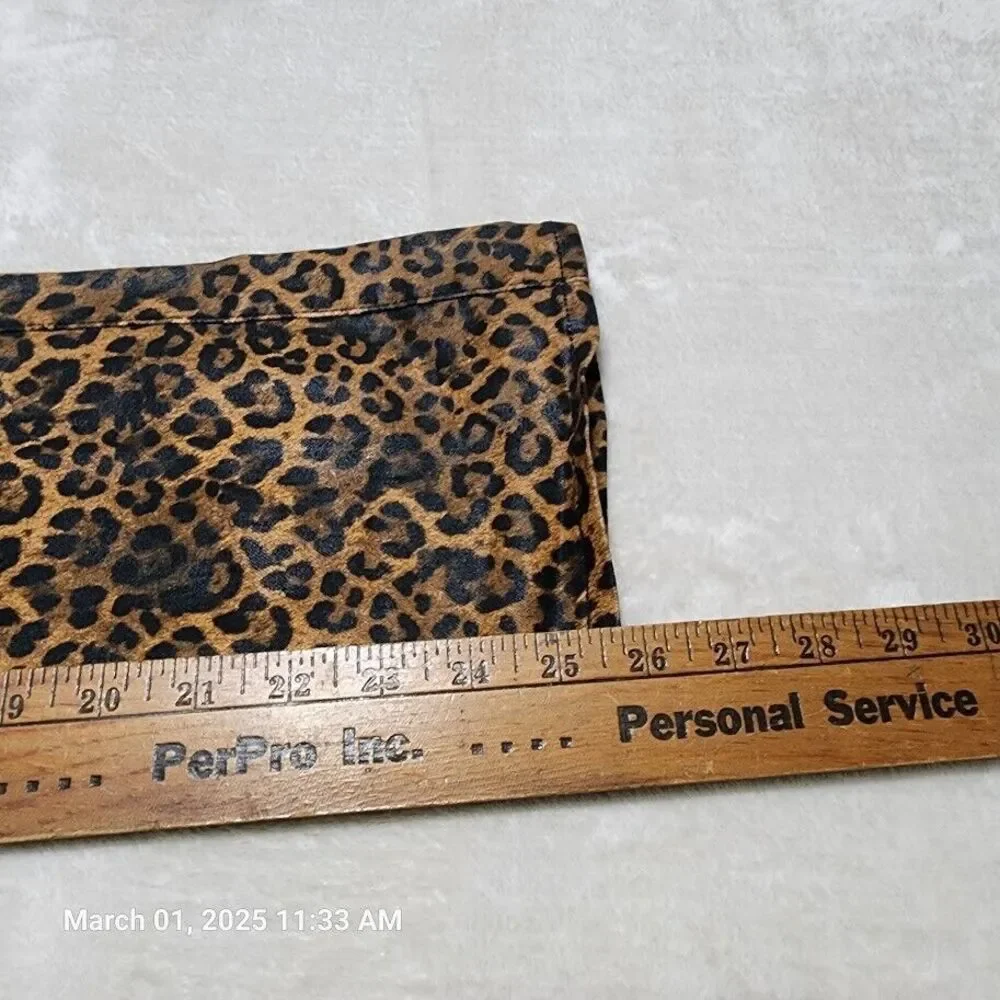 7 For All Mankind Sz 23 Vegan Leather Leopard Print Slim Fit Kick Flare Jeans - Picture 12 of 13